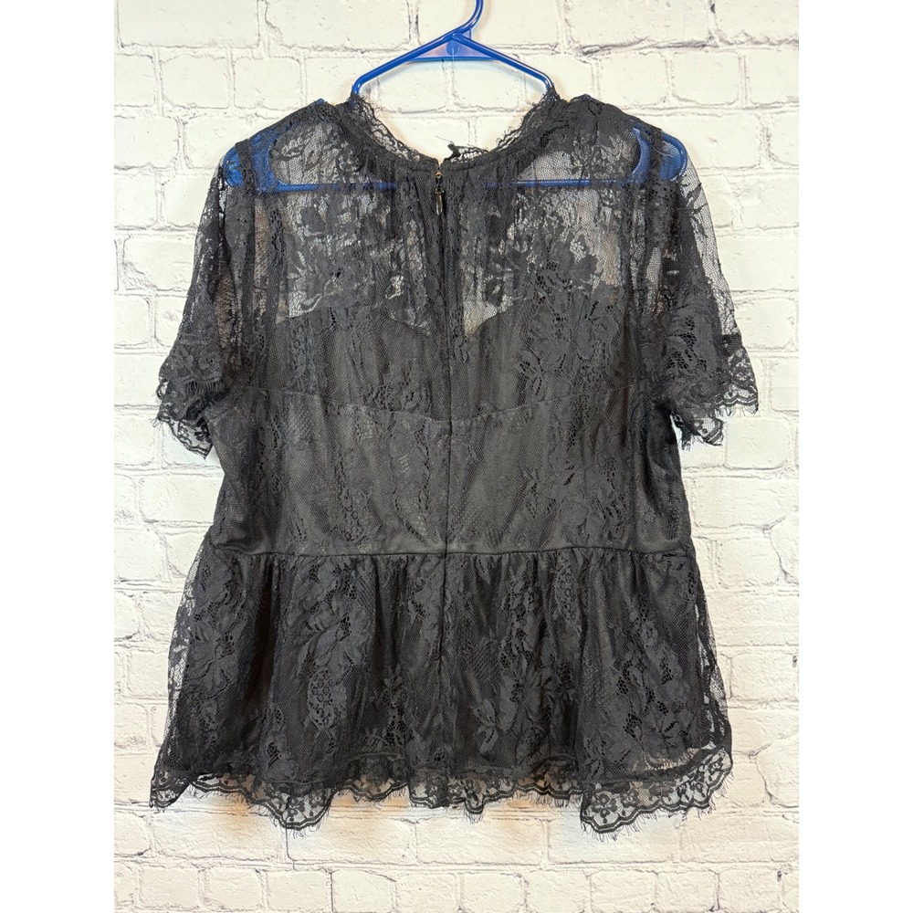 ✨Torrid✨ Black Lace Blouse very complimentary and comfortable too! - Picture 2 of 5